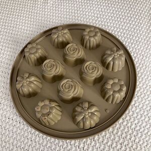 ‎Pampered Chef silicone flower mold cupcakes candy